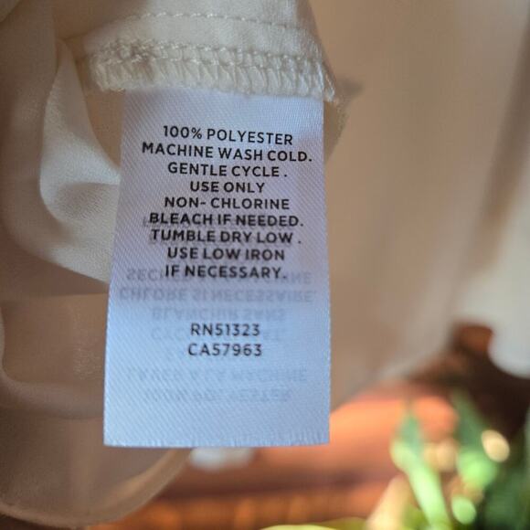 NWT Halogen Womens Semi-Sheer Button Up Blouse Size L Old Money Minimalist Fairy - Picture 7 of 9